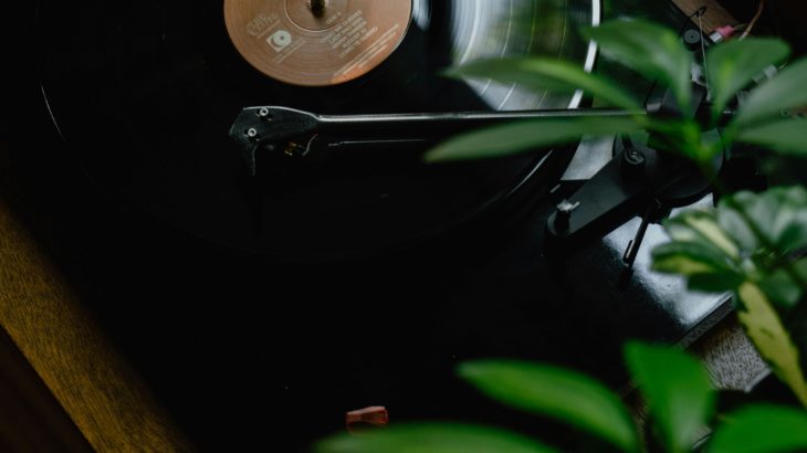 【レコードのすゝめ】初心者に送る！レコードの楽しみ方とプレイヤー・購入完全ガイド
