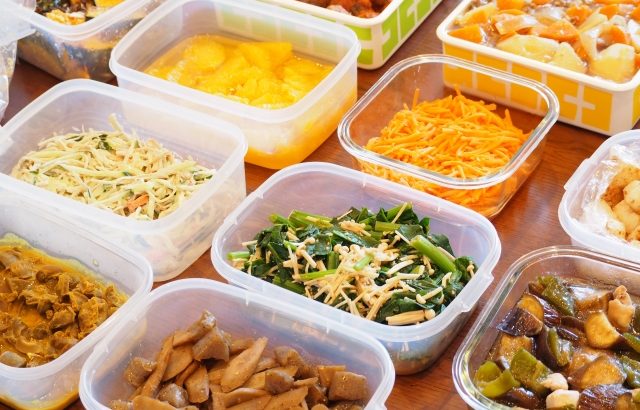 共働きママ必見！平日の夕飯がラクになる作り置きのコツ4選